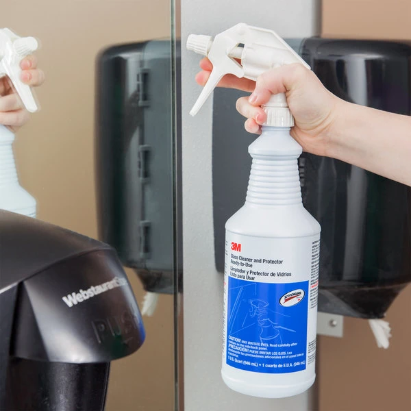 3M 85788 1 Qt. / 32 Oz. Glass Cleaner And Protector With Trigger Sprayer - Image 4