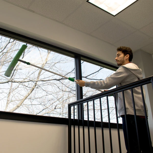 UngerĀ® Unger EZ120 OptiLoc 2-Section Telescopic Pole With ErgoTec Locking Cone - 4' - Image 4